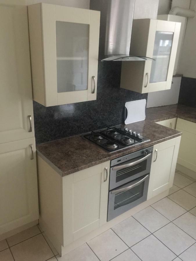 Travis House One Apartment Burnley Ngoại thất bức ảnh